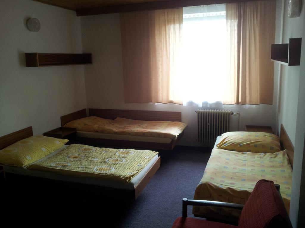 Penzion Tenis Poděbrady Chambre photo
