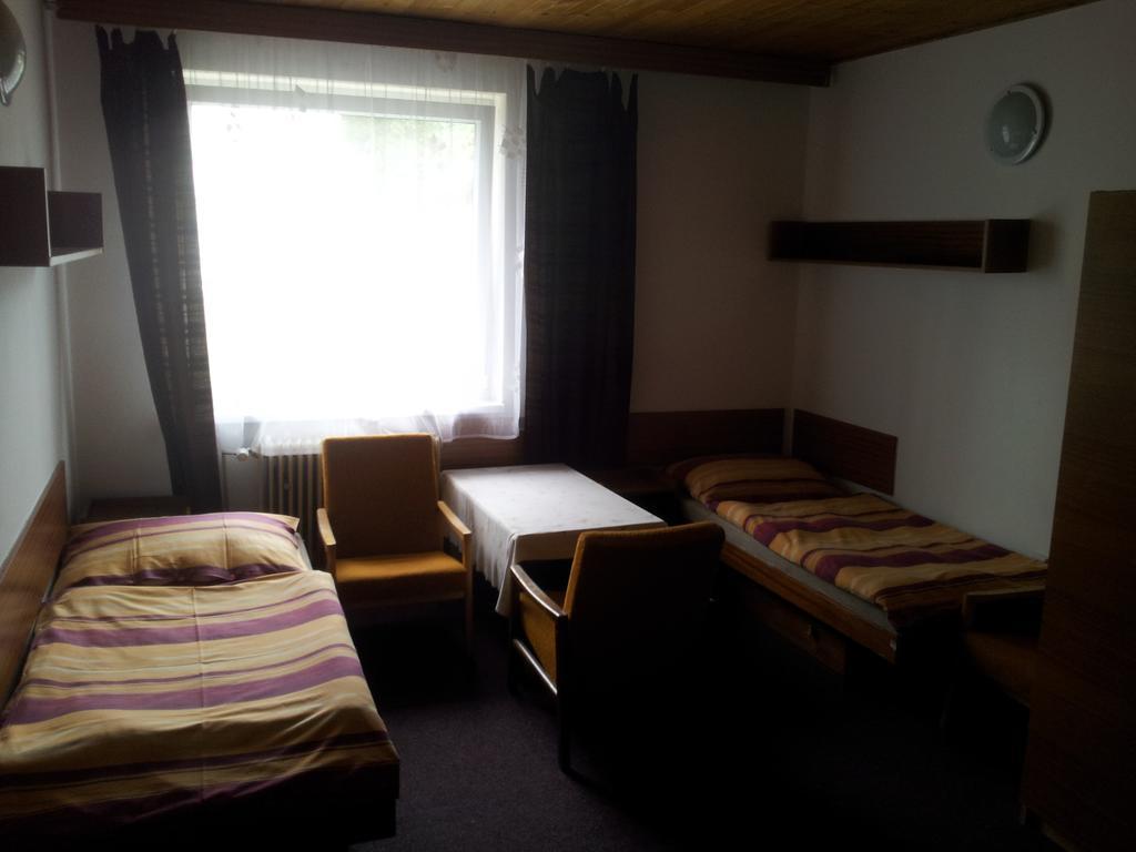 Penzion Tenis Poděbrady Chambre photo