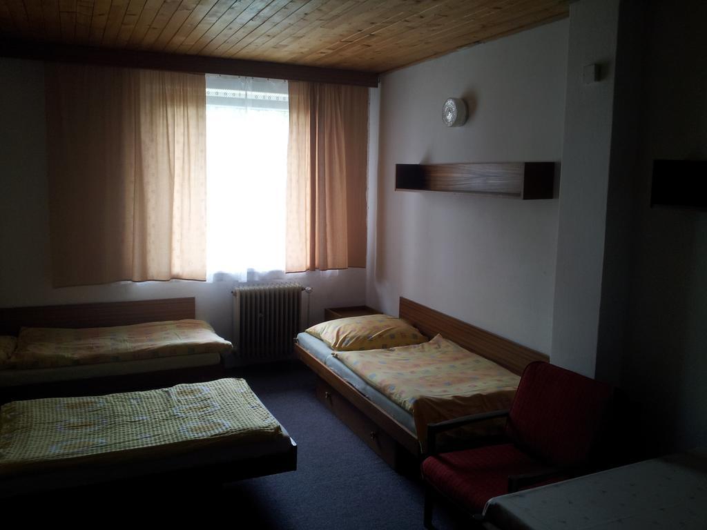 Penzion Tenis Poděbrady Chambre photo