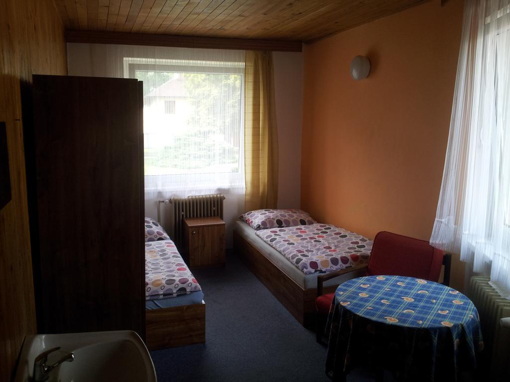 Penzion Tenis Poděbrady Chambre photo