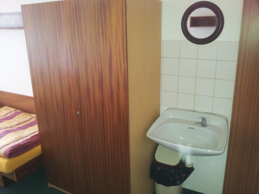 Penzion Tenis Poděbrady Chambre photo
