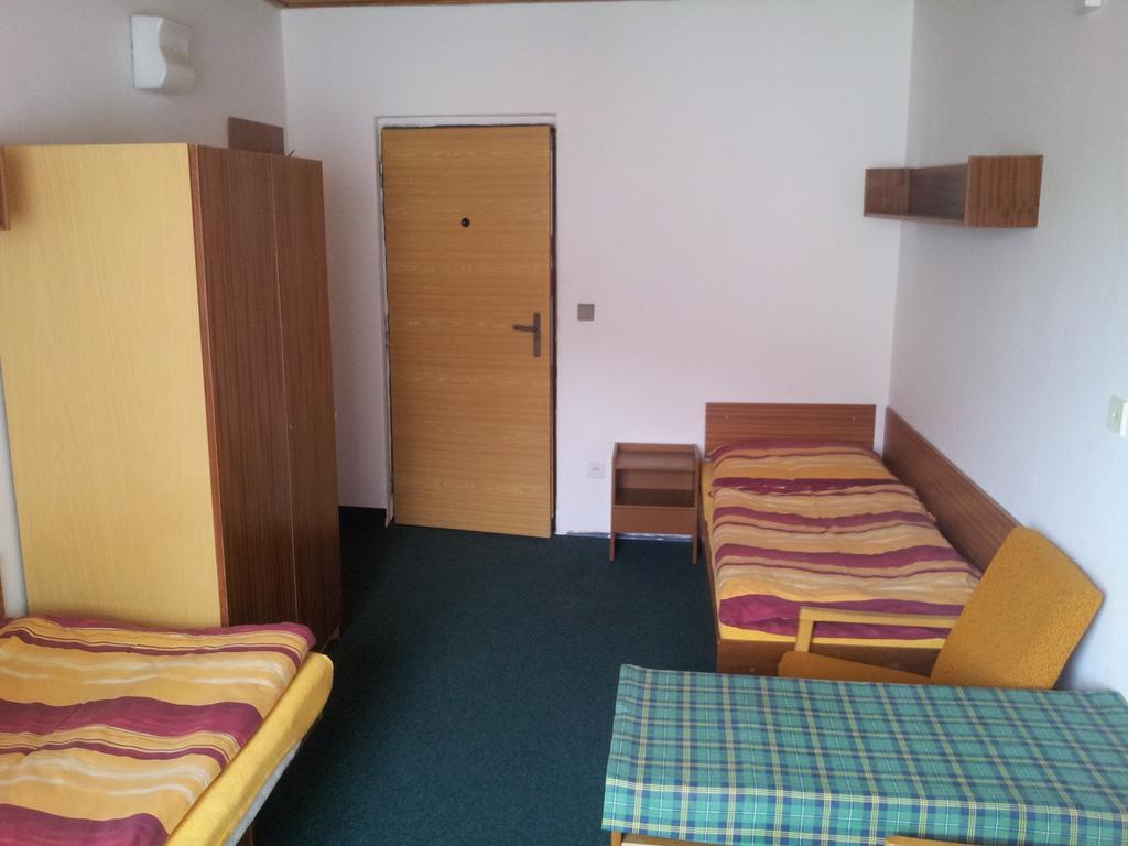 Penzion Tenis Poděbrady Chambre photo