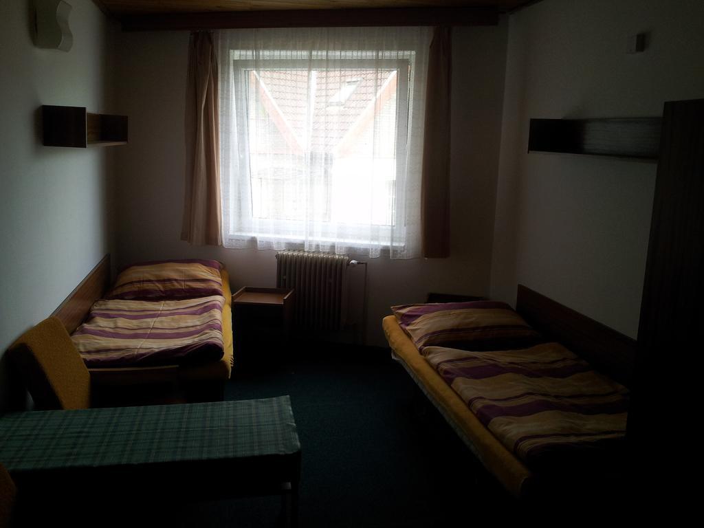 Penzion Tenis Poděbrady Chambre photo